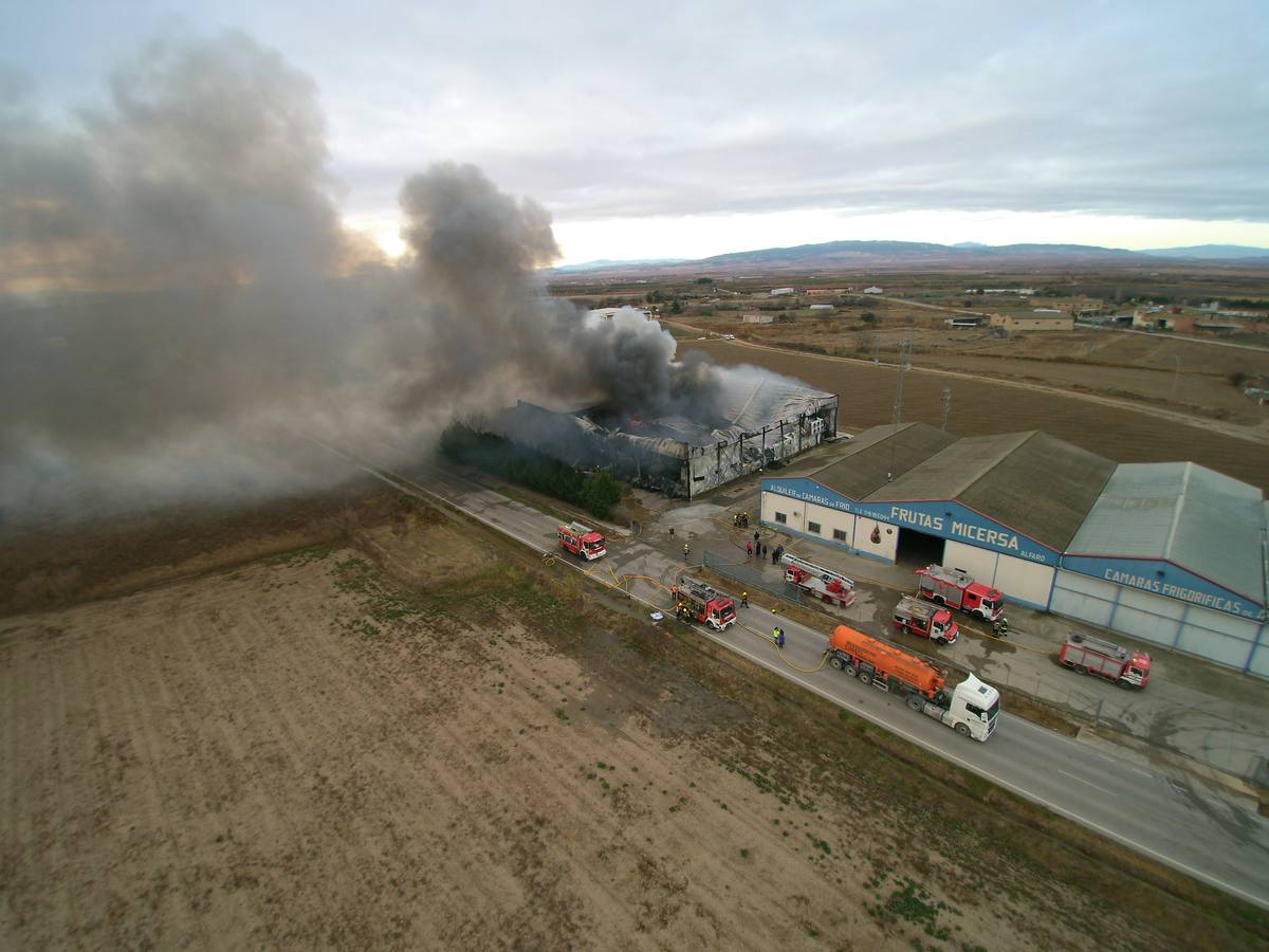 El fuego ha calcinado la nave anexa a la empresa