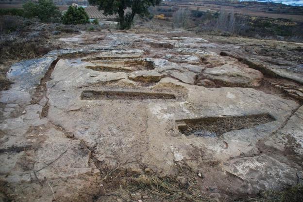 Las sepulturas halladas en Santa Eulalia. :: ayto. navaridas