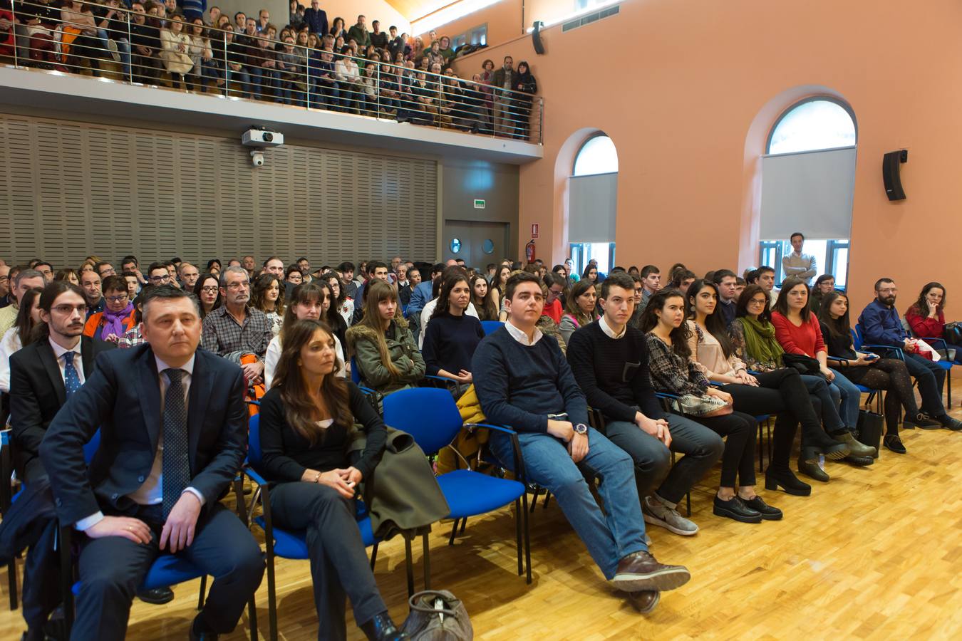 Un total de 57 alumnos y 15 coordinadores y profesores delegados de La Rioja han sido reconocidos hoy como destacados por su "de excelencia académica"