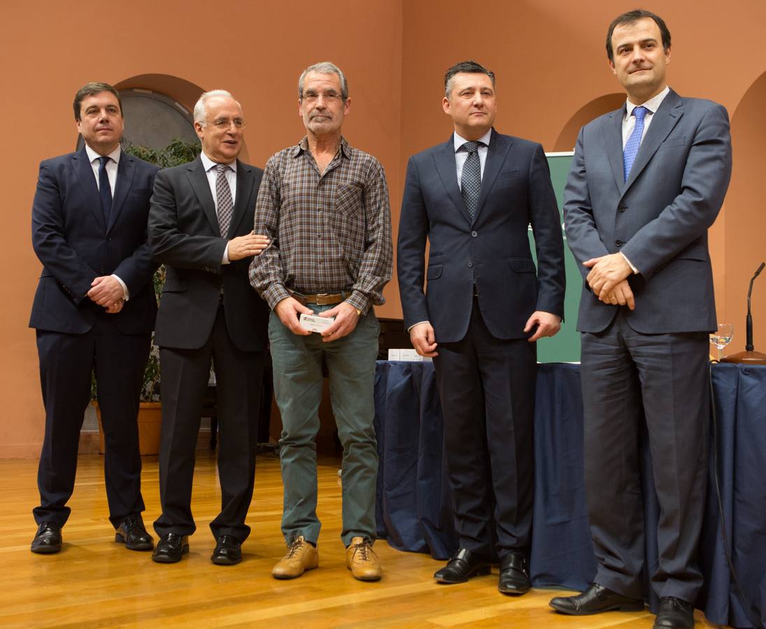 Un total de 57 alumnos y 15 coordinadores y profesores delegados de La Rioja han sido reconocidos hoy como destacados por su "de excelencia académica"