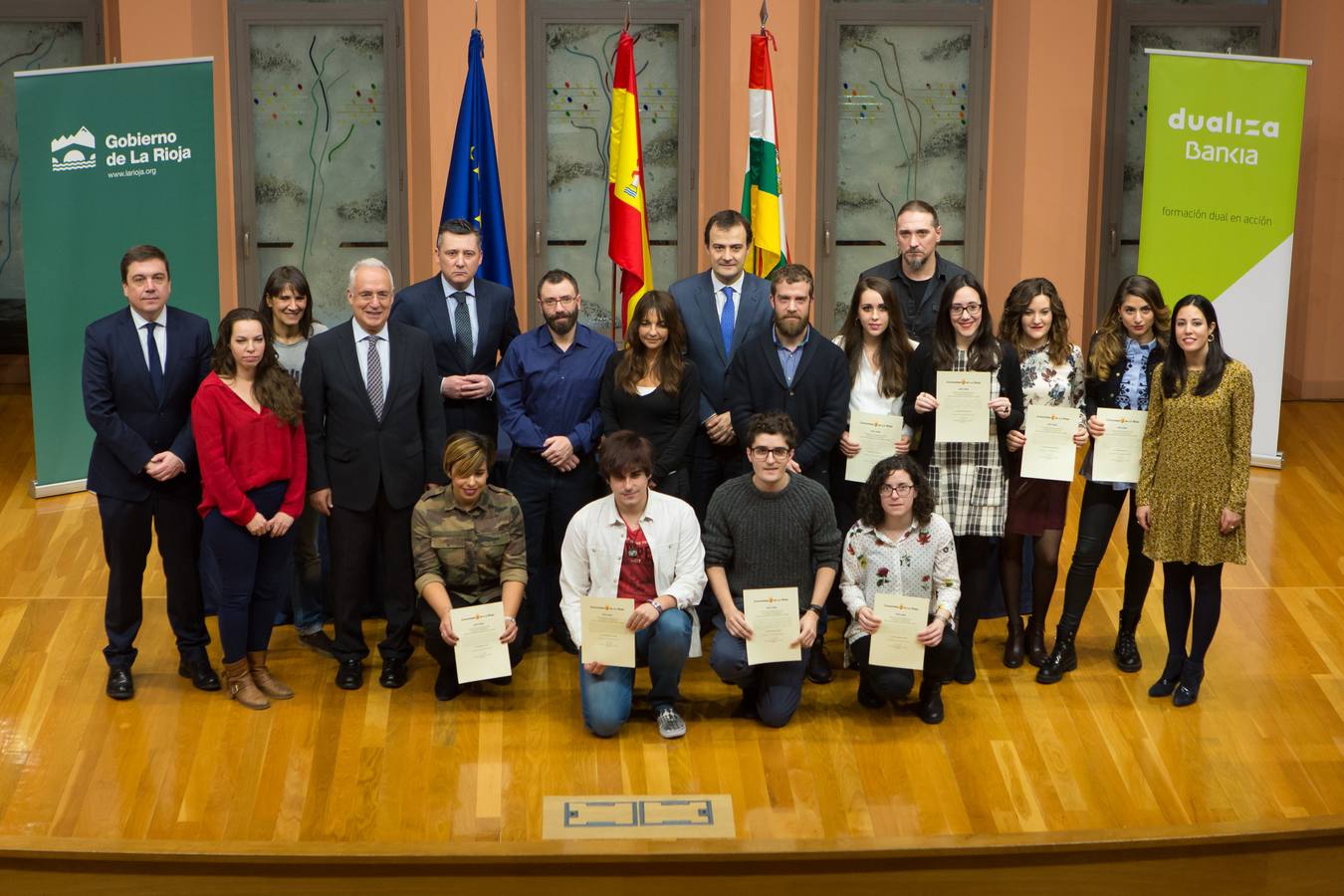 Un total de 57 alumnos y 15 coordinadores y profesores delegados de La Rioja han sido reconocidos hoy como destacados por su "de excelencia académica"