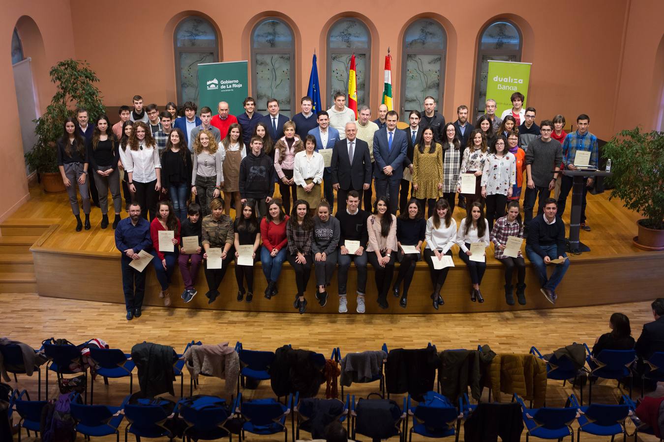 Un total de 57 alumnos y 15 coordinadores y profesores delegados de La Rioja han sido reconocidos hoy como destacados por su "de excelencia académica"