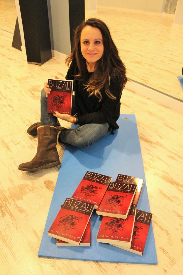 «La novela es una crítica social a todo lo que nos rodea ahora»