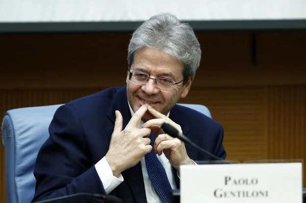 El primer ministro Paolo Gentiloni, en la rueda de prensa. :: efe