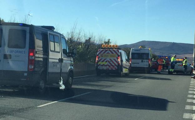 Cinco heridos en un accidente en la LO-20 en Navarrete