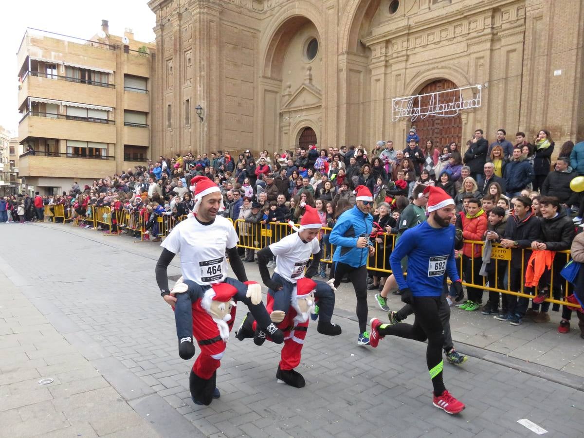 Las imágenes de la carrera de Nochevieja por las calles de Alfaro