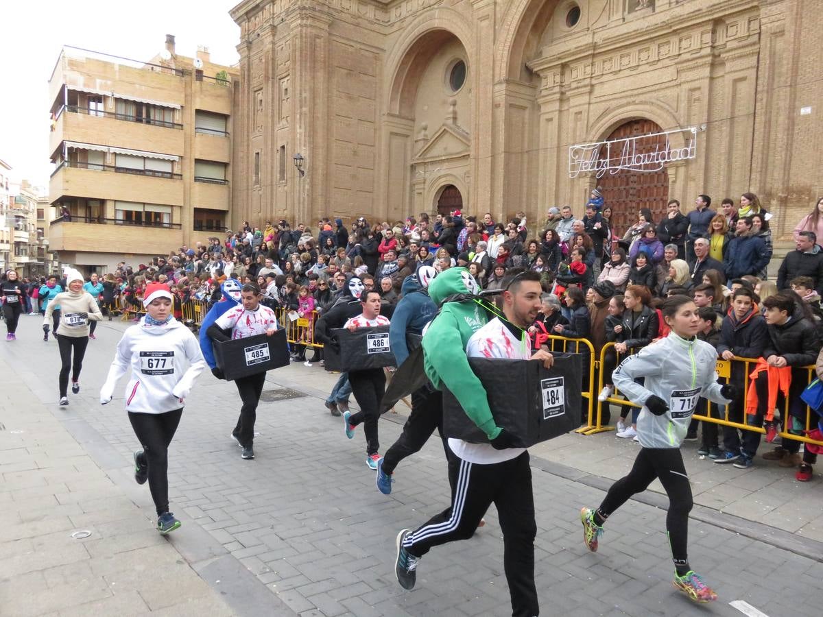 Las imágenes de la carrera de Nochevieja por las calles de Alfaro