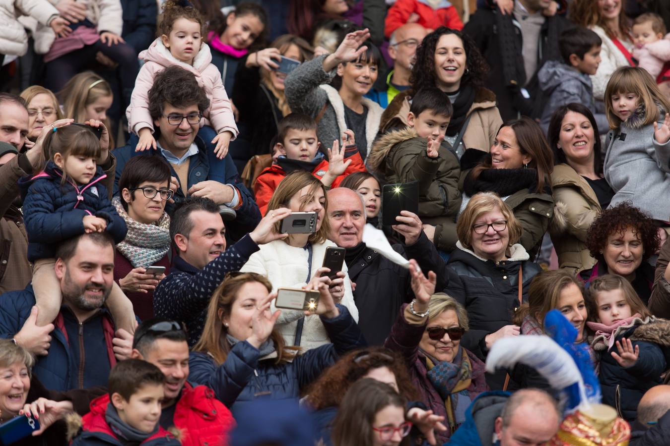 Todos querían darle la mano a Melchor, Gaspar y Baltasar