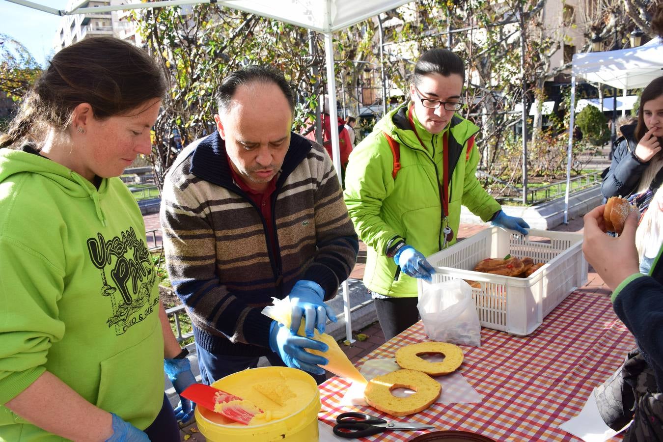 La actividad se enmarca dentro de Logroño es Navidad, el programa que el Ayuntamiento, organiza (con cerca de 400 actividades desde el 15 de diciembre al 7 de enero) con la colaboración de la Cámara de Comercio y de 50 asociaciones y colectivos de la ciudad