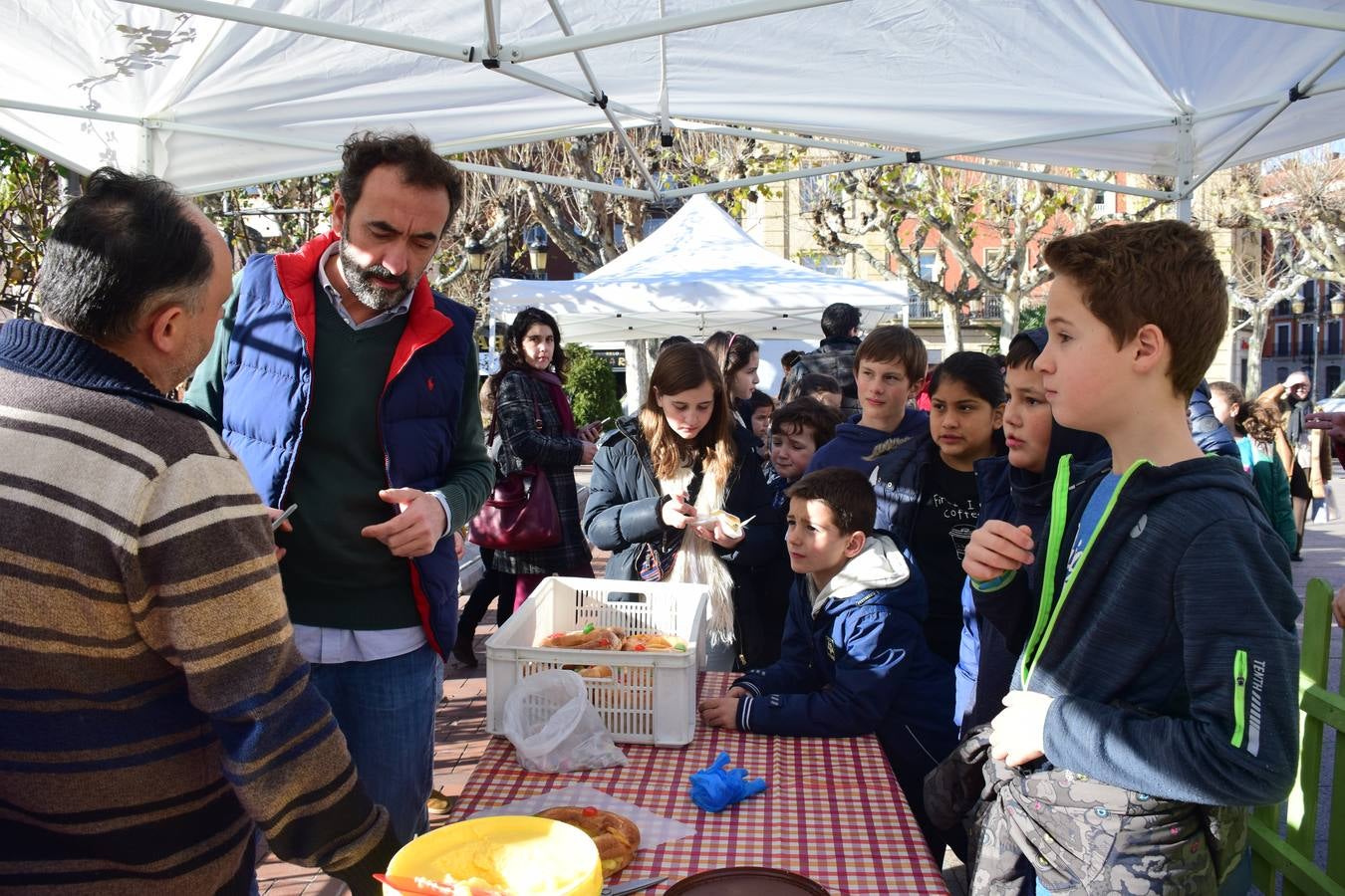 La actividad se enmarca dentro de Logroño es Navidad, el programa que el Ayuntamiento, organiza (con cerca de 400 actividades desde el 15 de diciembre al 7 de enero) con la colaboración de la Cámara de Comercio y de 50 asociaciones y colectivos de la ciudad