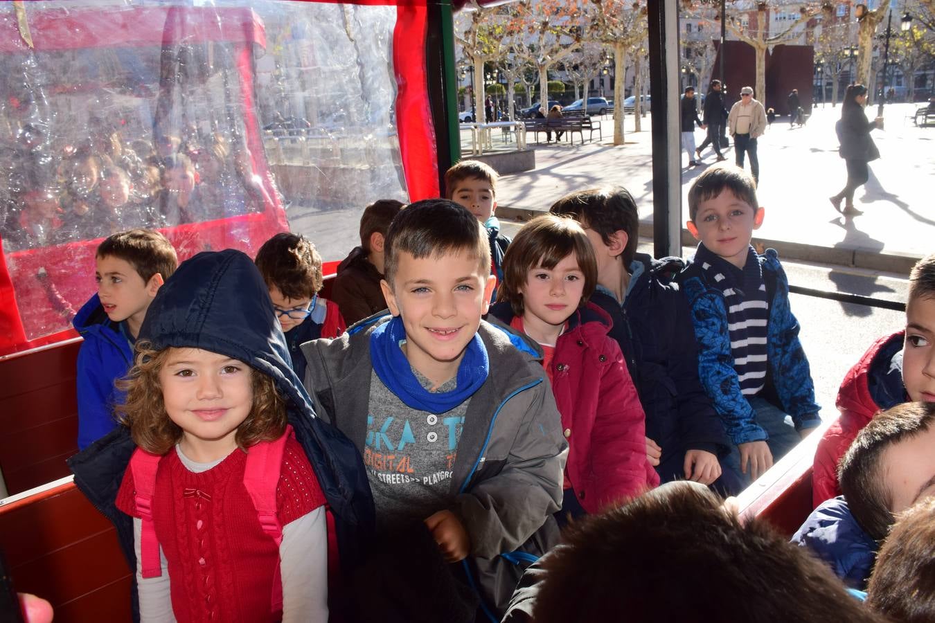 Pequeños y mayores pasean estos días de esta divertida manera por las calles de la capital riojana