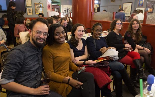 Público asistente a la sesión de 'Sueños en corto' en el Café Bretón. 