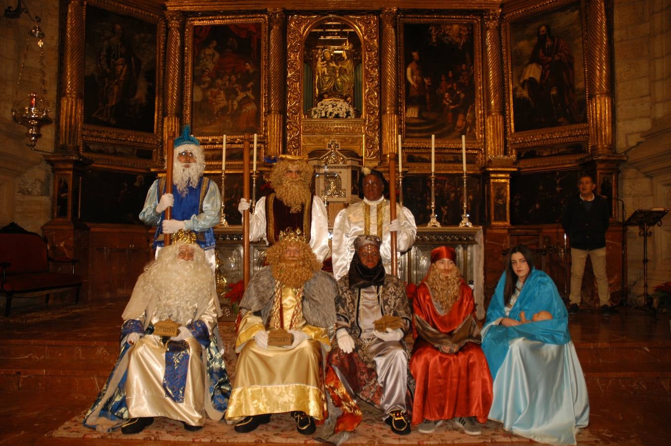 Los más pequeños del municipio disfrutaron de la noche previa a Reyes