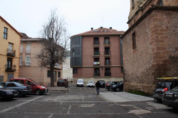 La plaza de la Cruz de Nájera, en pleno casco histórico, en la mañana de ayer. ::