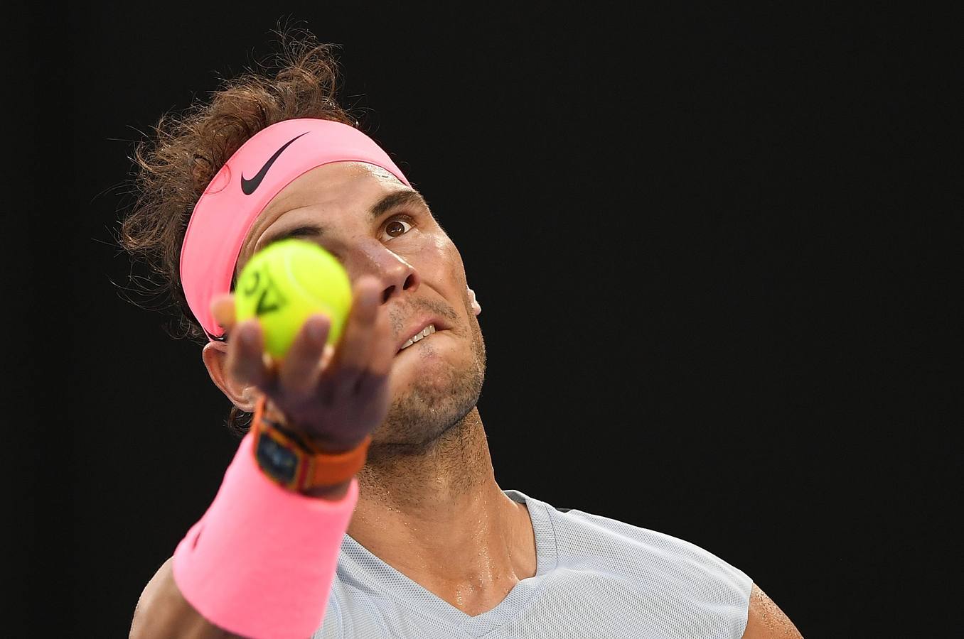 Rafa NAdal ha conseguido la victoria en el debut en el Open de Austrlia 2018. El tenista español ha superado por un triple 6-1 a Victor Estrella Burgos.