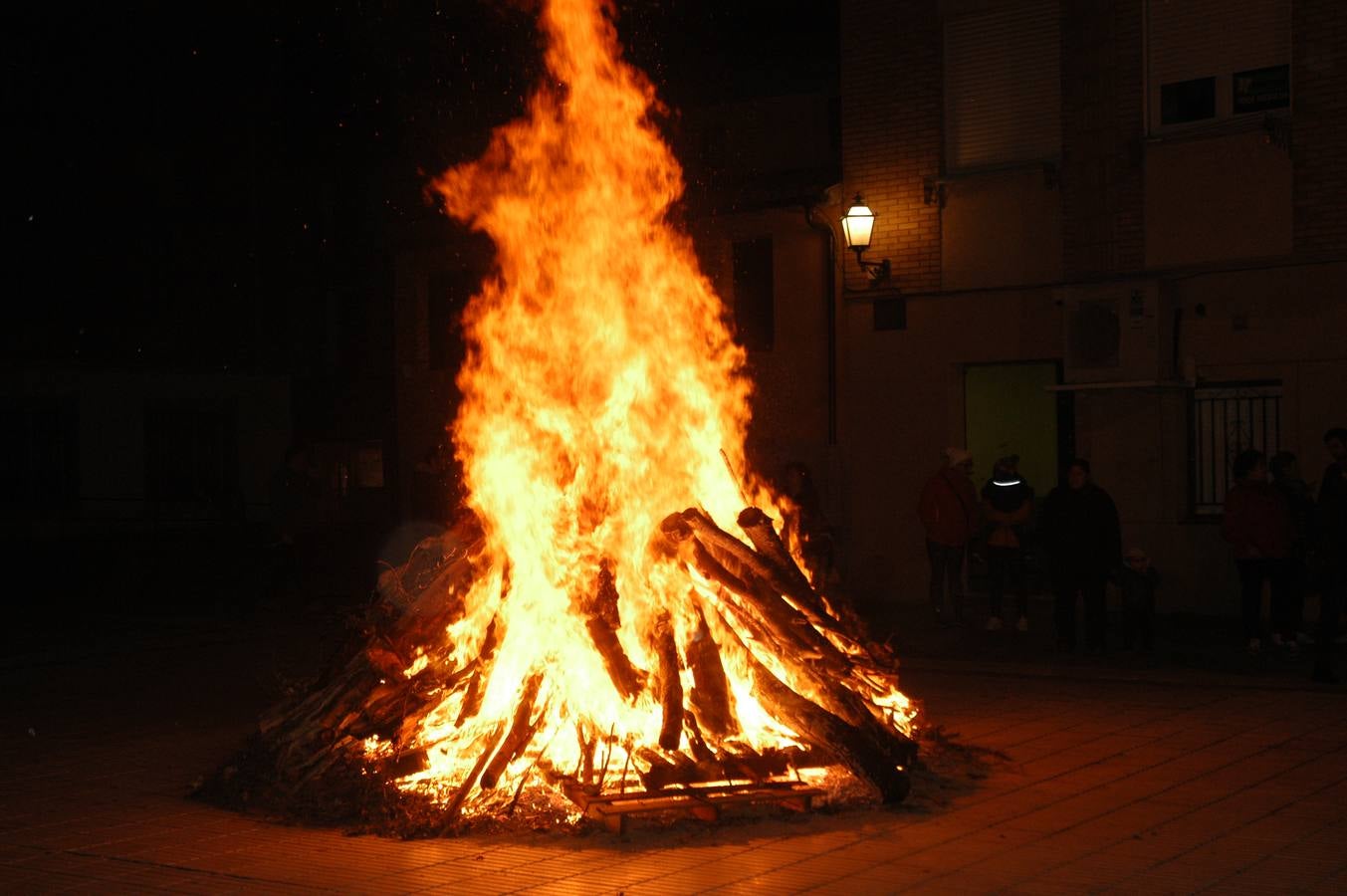 Cervera celebra hogueras y degustacion el martes vispera de San Anton