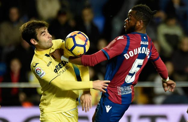 Trigueros marcó el primer gol. 