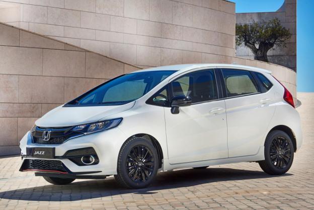 El Honda Jazz de color blanco. :: L.R.M.