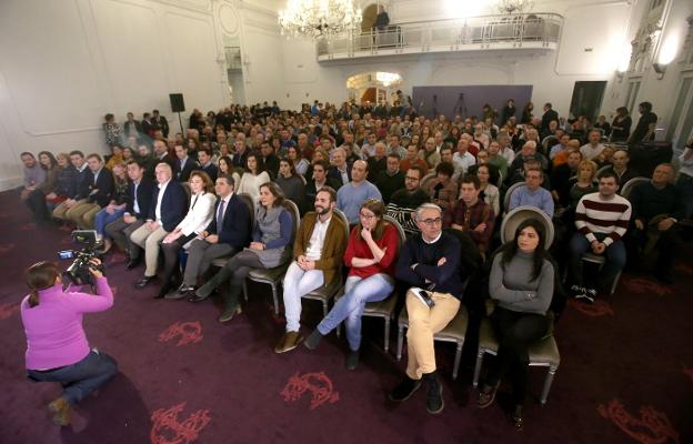 Asistentes al acto organizado ayer en Logroño por el PP con Fernando Martínez-Maillo al frente. :: juan marín