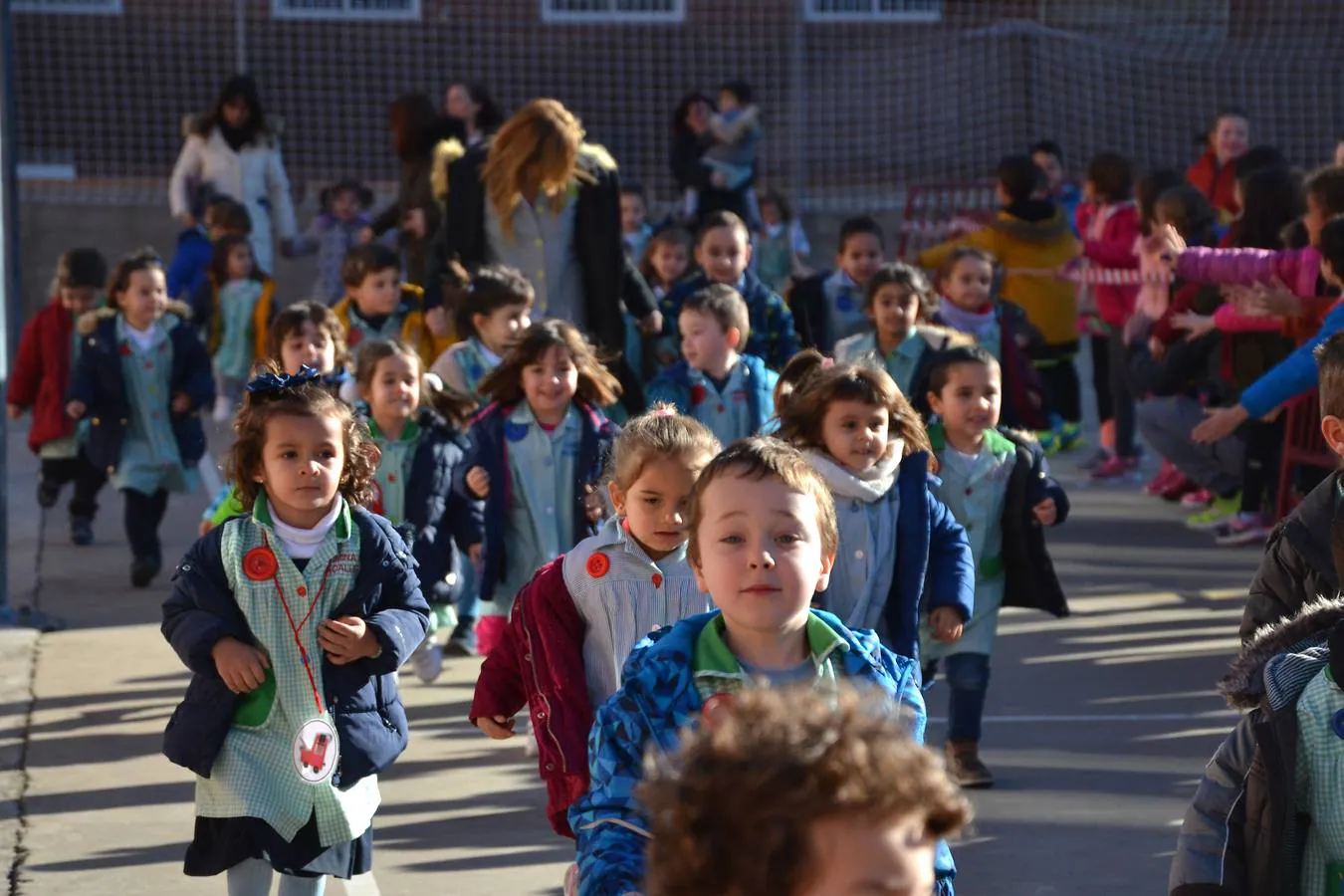 La actividad se ha celebrado a beneficio de la Asociación FARO con motivo del Día de la Paz