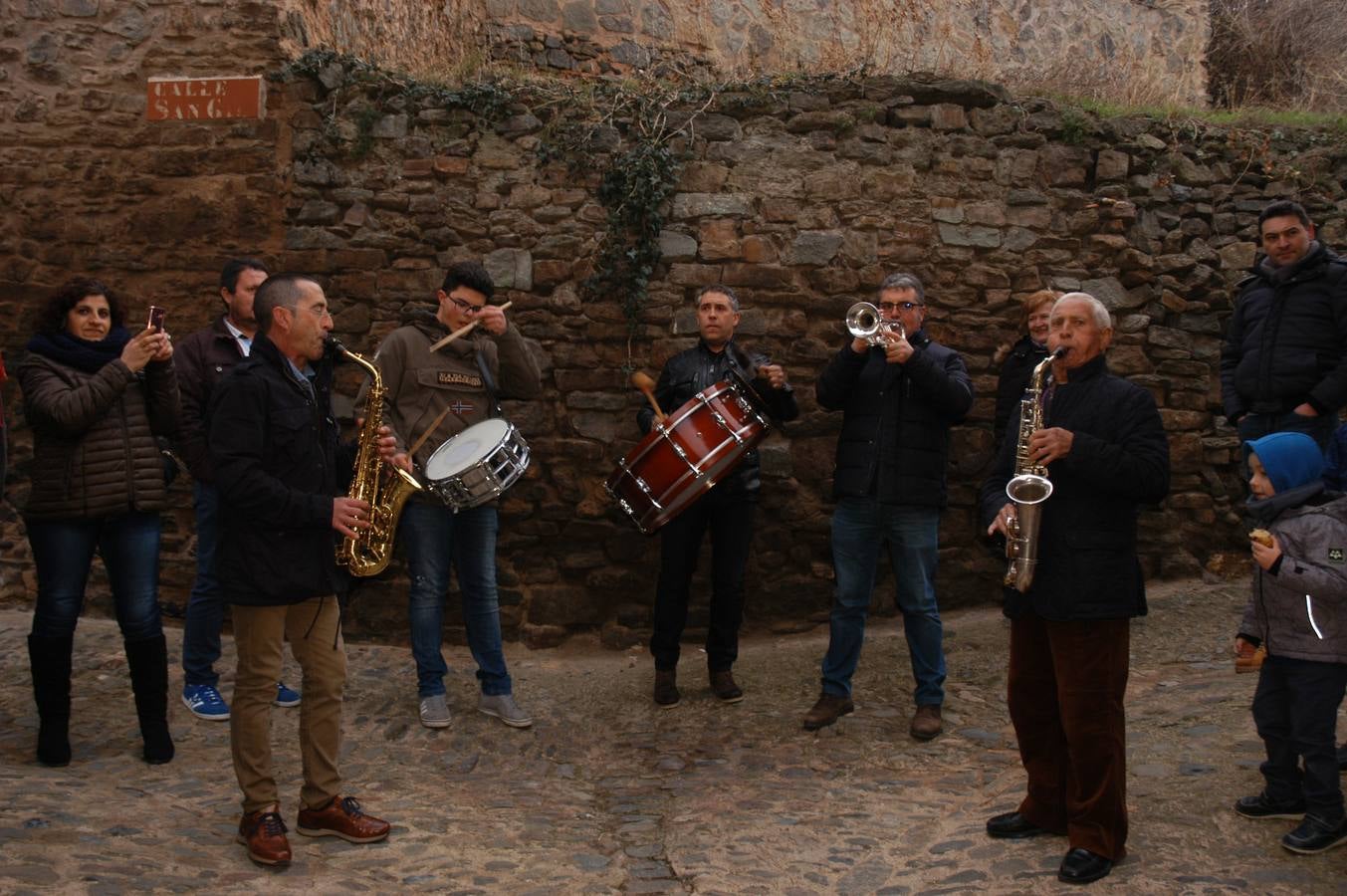 Cornago celebra San Blas con actos religiosos y subasta de roscos