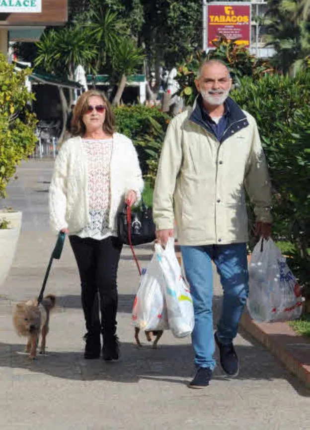 Pepa Flores y su pareja. :: r. c.