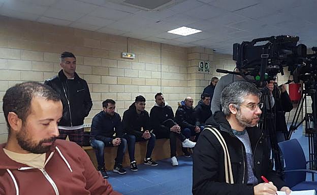 Varios jugadores han asistido a la despedida de Pouso