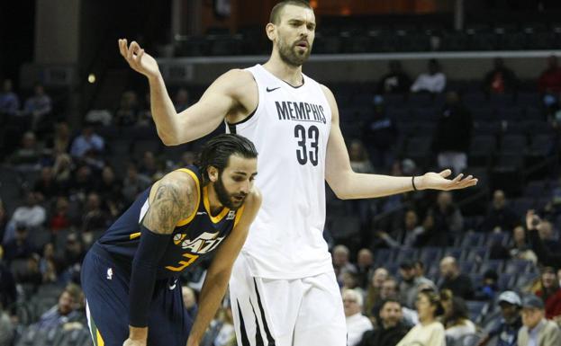 MArc Gasol y Ricky Rubio, durante el partido. 