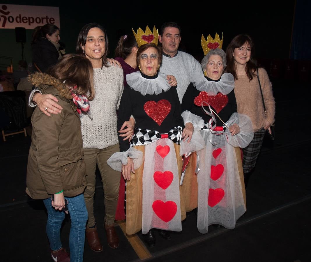 Reinas de corazones, bailarinas de cabaret...se pudieron ver en la tradicional fiesta logroñesa