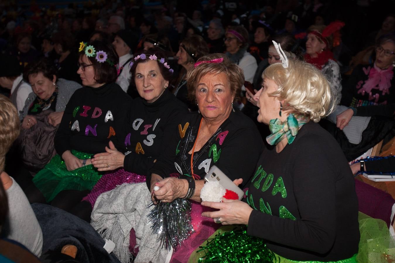 Reinas de corazones, bailarinas de cabaret...se pudieron ver en la tradicional fiesta logroñesa