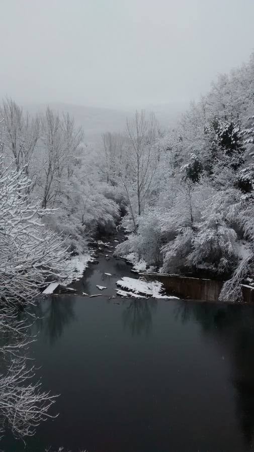 La nieve y el hielo cubren La Rioja