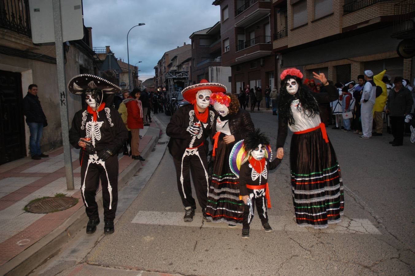 Cervera disfrutó de su desfile de Carnaval, que comenzó con un ligero retraso y del que todos disfrutaron