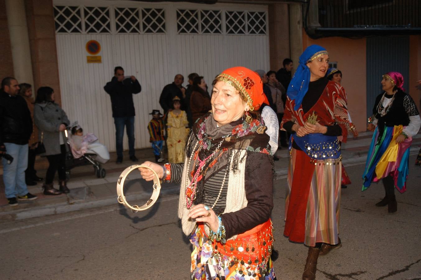 Cervera disfrutó de su desfile de Carnaval, que comenzó con un ligero retraso y del que todos disfrutaron