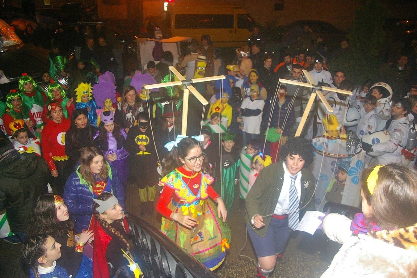 Divertidos disfraces en los carnavales de Cenicero.