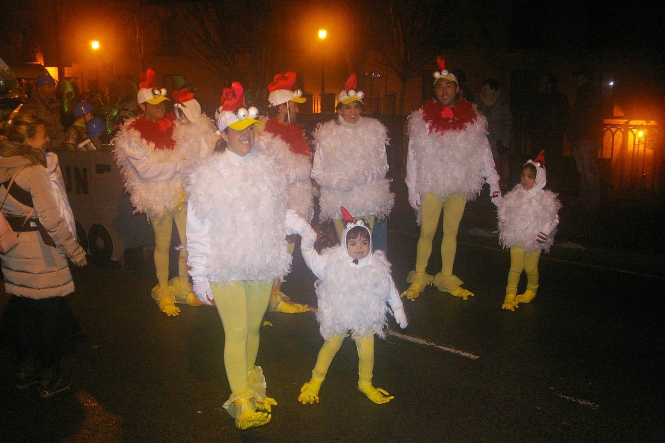 Divertidos disfraces en los carnavales de Cenicero.