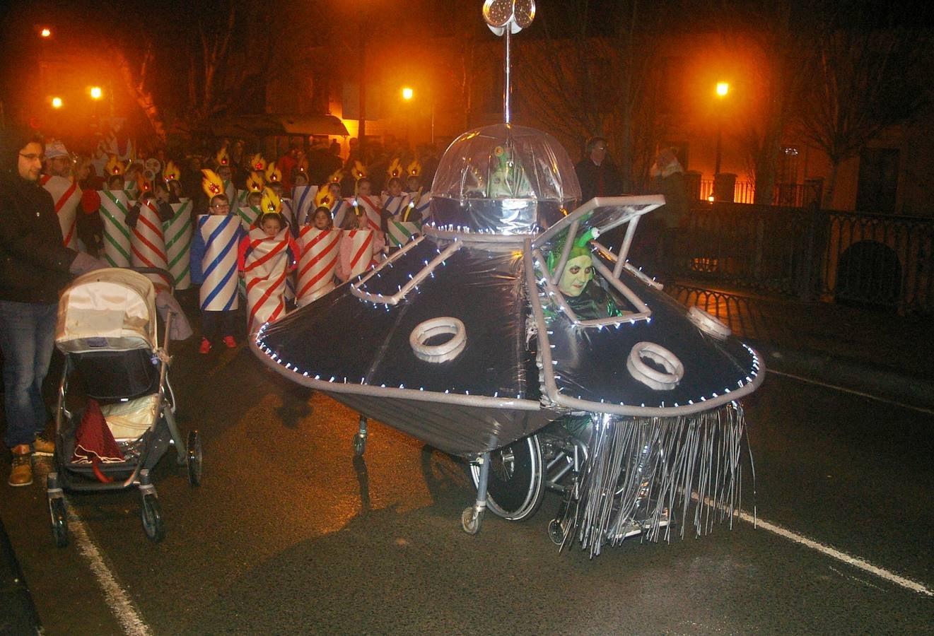 Divertidos disfraces en los carnavales de Cenicero.