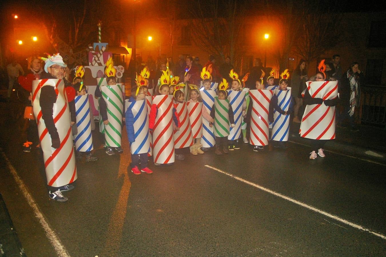 Divertidos disfraces en los carnavales de Cenicero.