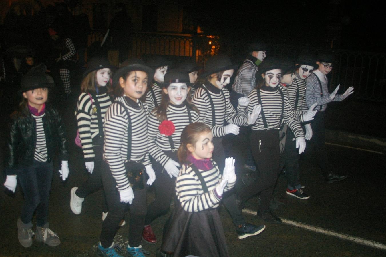 Divertidos disfraces en los carnavales de Cenicero.