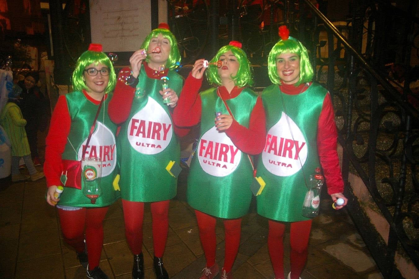 Divertidos disfraces en los carnavales de Cenicero.