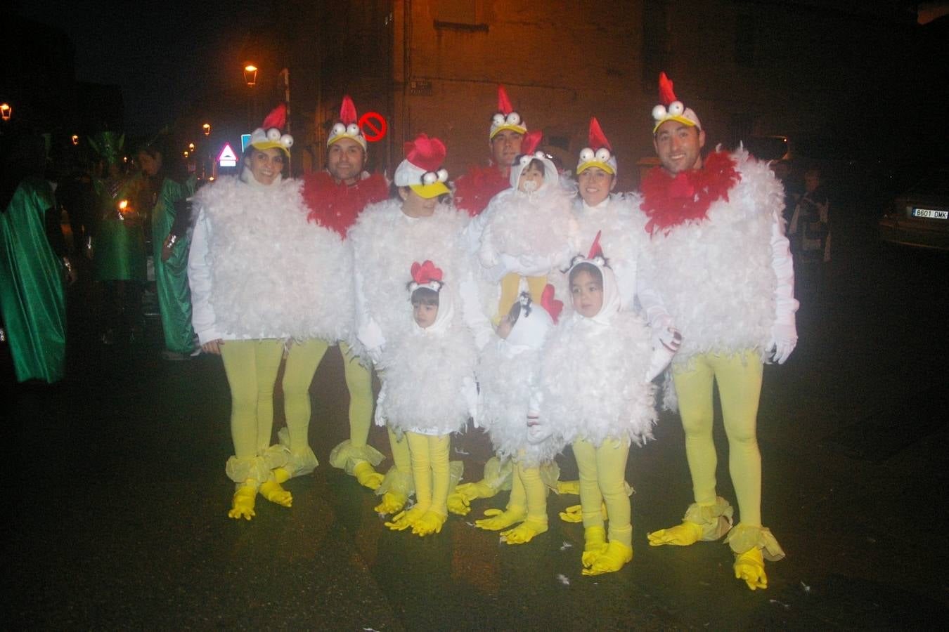 Divertidos disfraces en los carnavales de Cenicero.