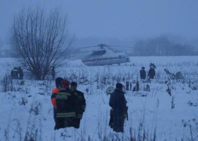 Imagen secundaria 1 - Mueren los 71 pasajeros del avión que se ha estrellado en Rusia