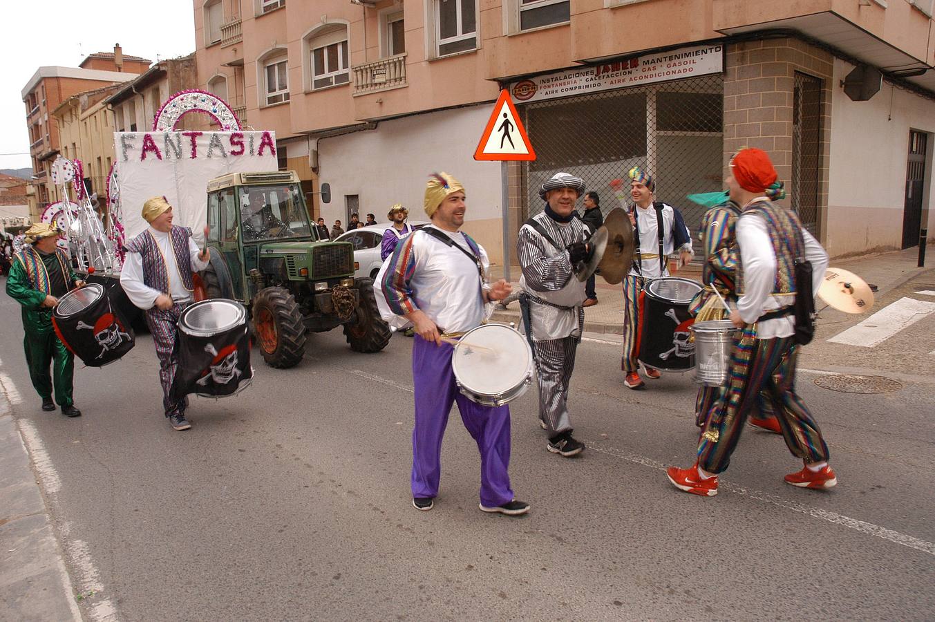 XI concurso de carrozas y comparsas en Quel