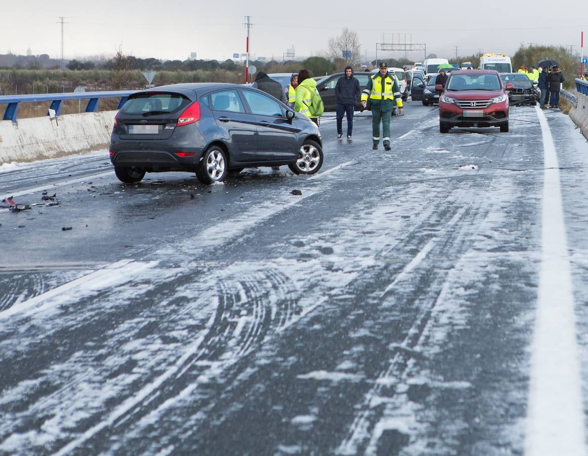 Una treintena de coches, afectados en un siniestro que dejó una veintena de heridos leves