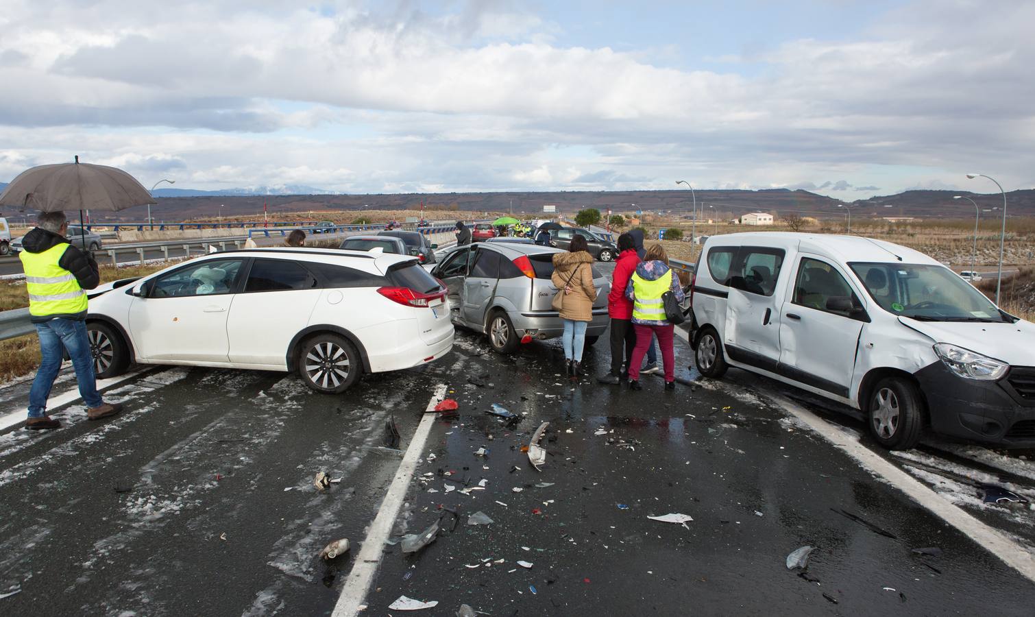 Una treintena de coches, afectados en un siniestro que dejó una veintena de heridos leves