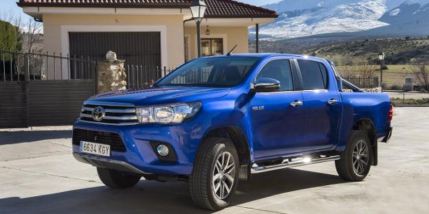 La nueva 'pick up' de Toyota, el Hilux. :: L.R.M.