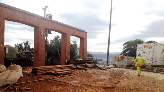 Trabajos de pilotaje en la plaza de la Verdura del casco antiguo de Calahorra. :: i. álvarez 