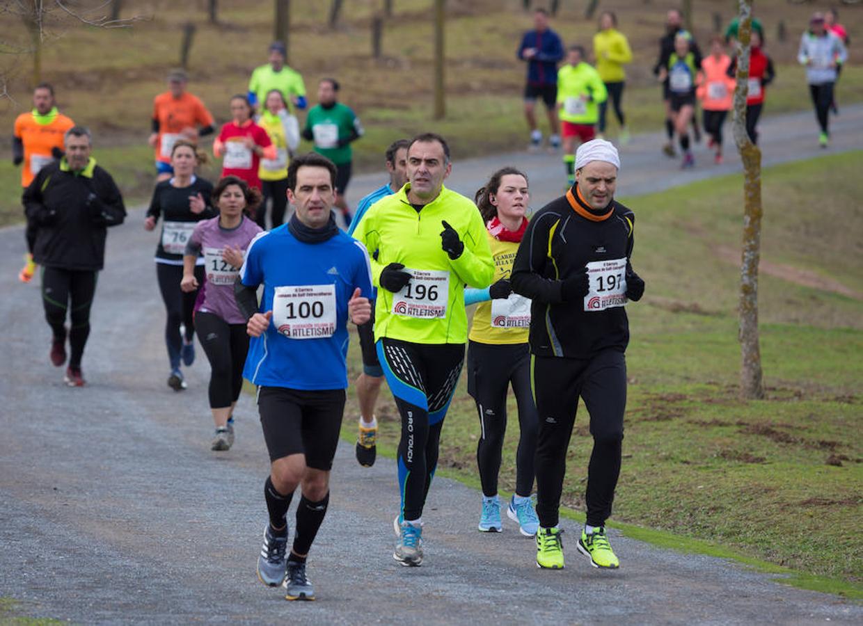 La Carrera de La GraJera ha reunido esta mañana a un gran número de atletas para competir en una nueva cita del Circuito de Carreras Populares por los alrededores del entorno natural y del campo de golf de Logroño