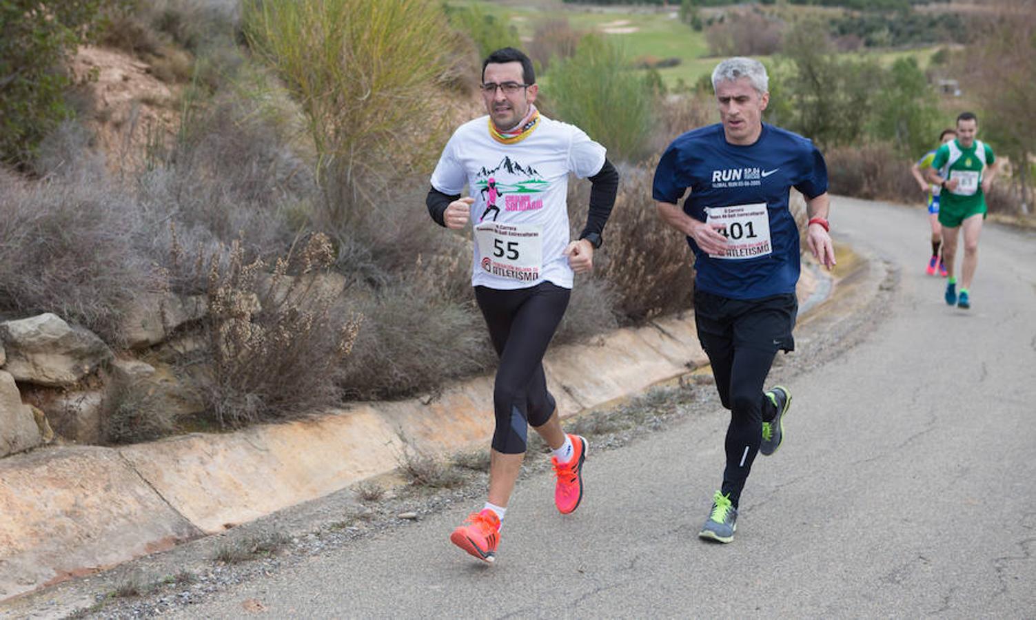 La Carrera de La GraJera ha reunido esta mañana a un gran número de atletas para competir en una nueva cita del Circuito de Carreras Populares por los alrededores del entorno natural y del campo de golf de Logroño