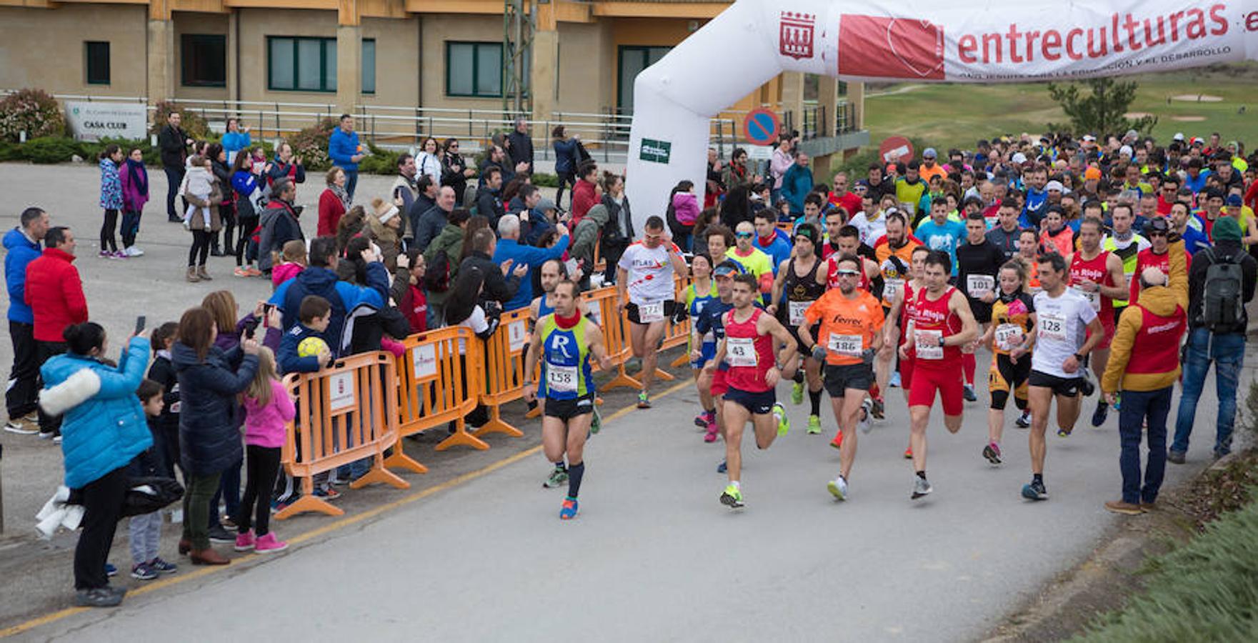 La Carrera de La GraJera ha reunido esta mañana a un gran número de atletas para competir en una nueva cita del Circuito de Carreras Populares por los alrededores del entorno natural y del campo de golf de Logroño