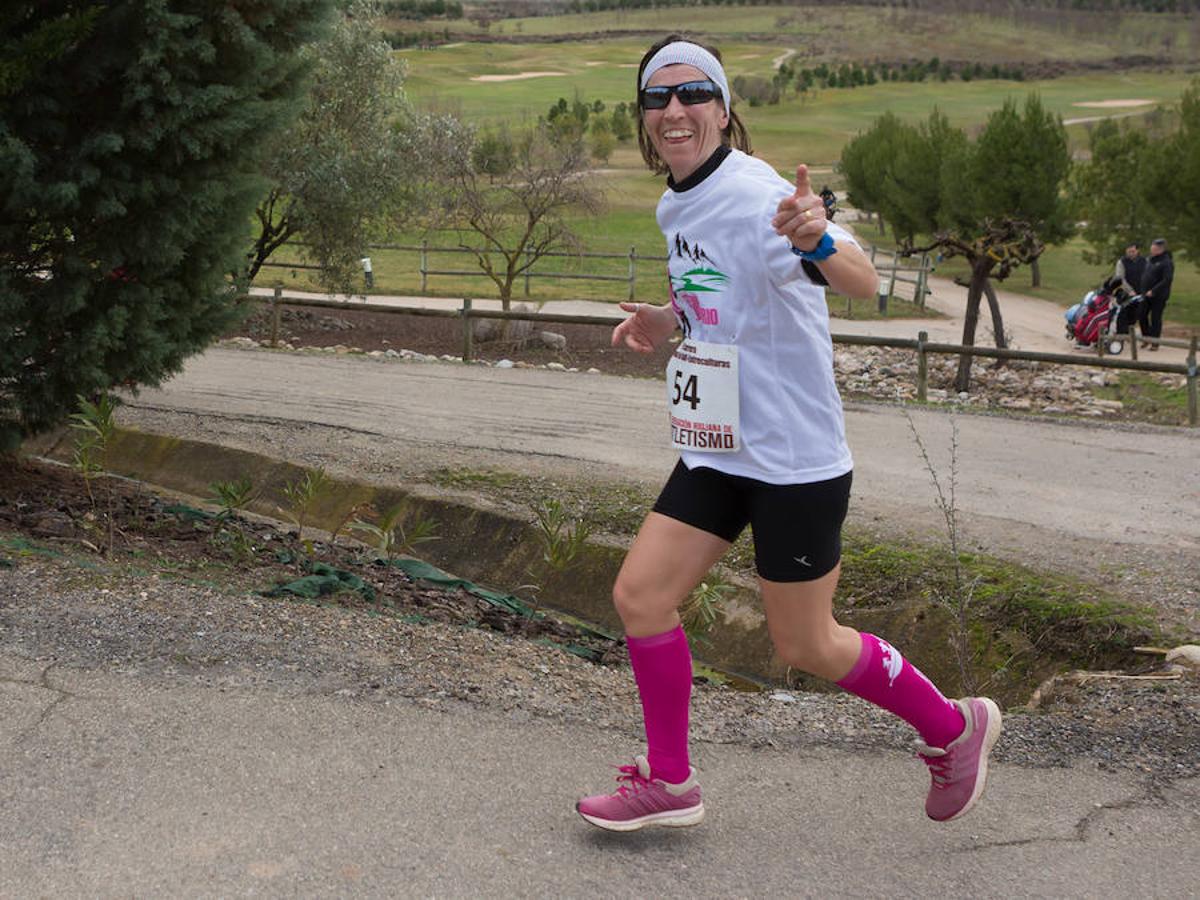 La Carrera de La GraJera ha reunido esta mañana a un gran número de atletas para competir en una nueva cita del Circuito de Carreras Populares por los alrededores del entorno natural y del campo de golf de Logroño